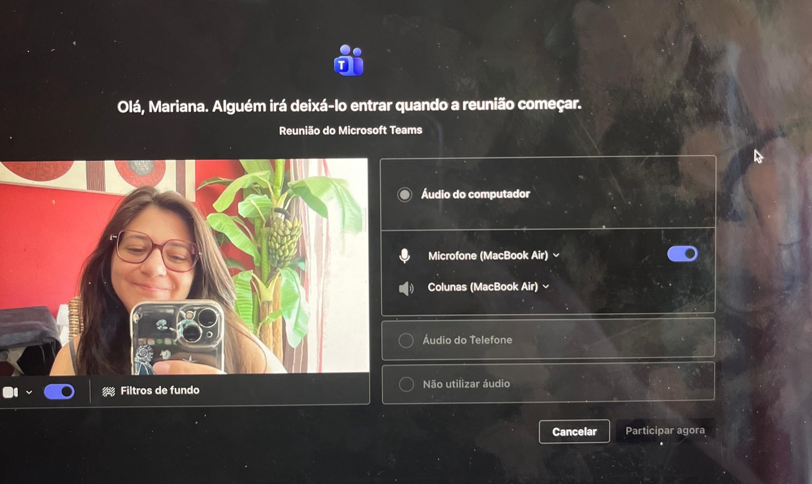 Mariana prestes a começar uma sessão online